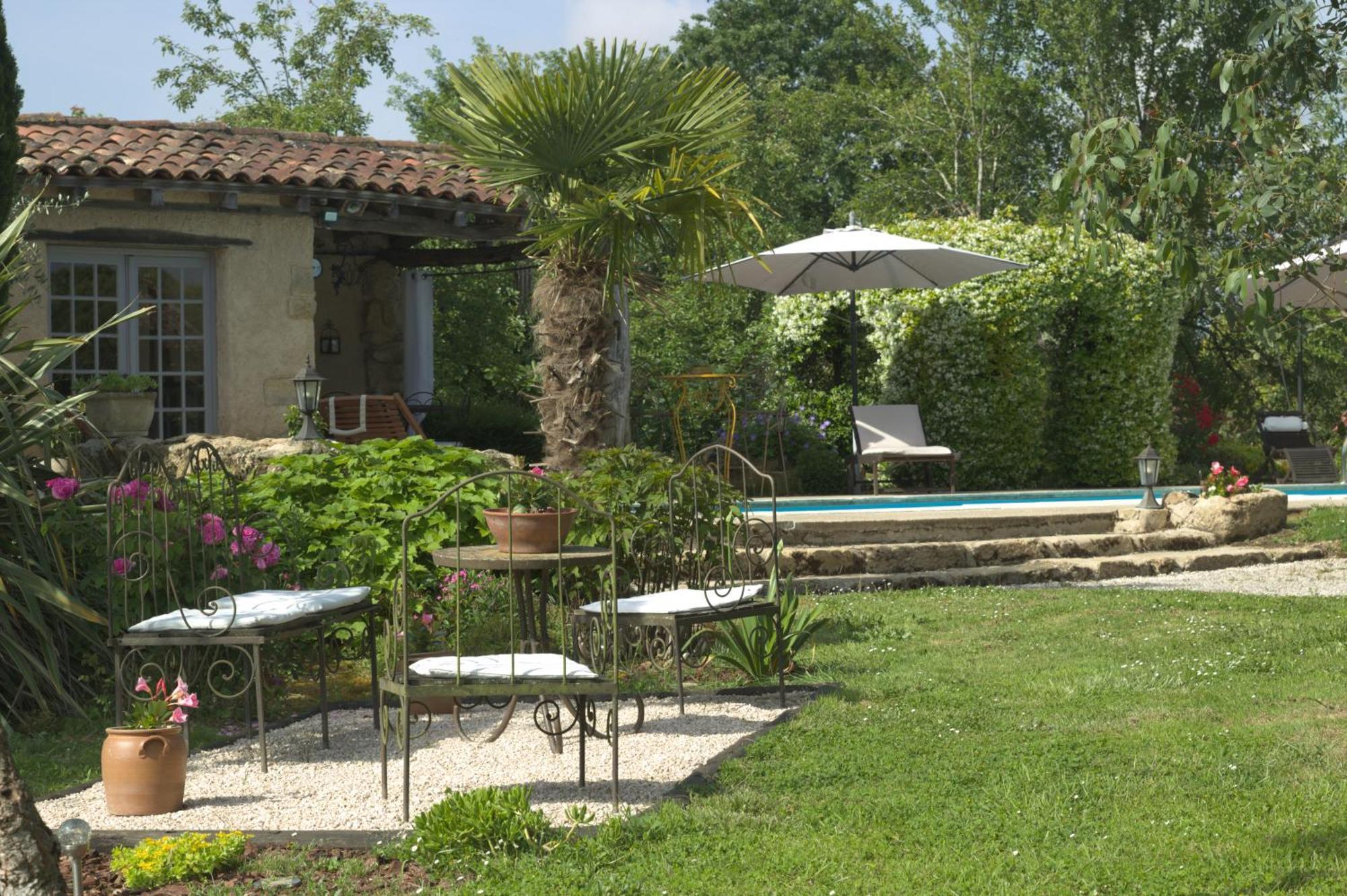 Au Bel Air Acomodação com café da manhã Clermont-Pouyguilles Exterior foto